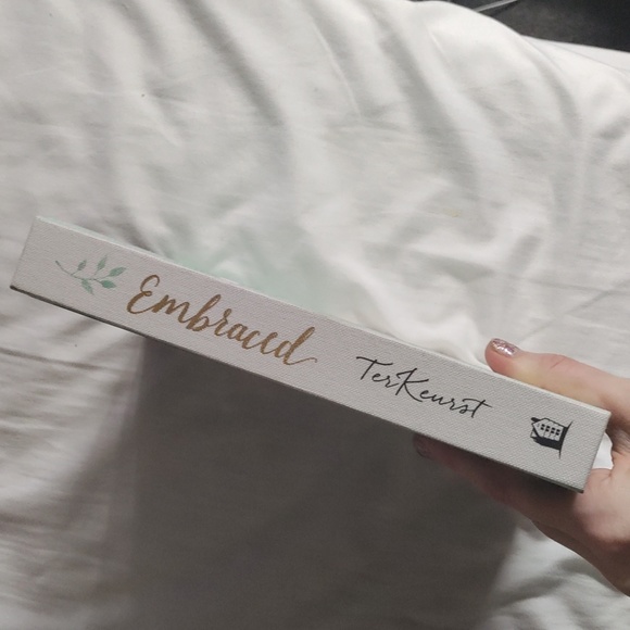 Embraced Devotional By: Lysa Terkeurst - Picture 3 of 6